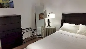 Апартаменты Inglis House Торонто Канада